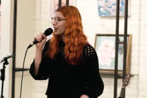 romi blue house_400_267